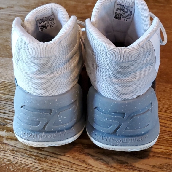 Under Armour Shoes - Picture 6 of 8